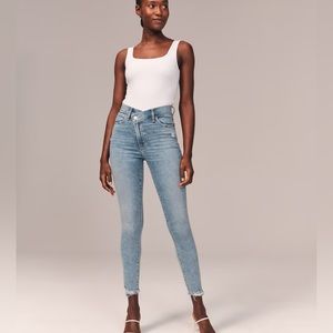 Abercrombie & Fitch super skinny high rise cross over button jeans
